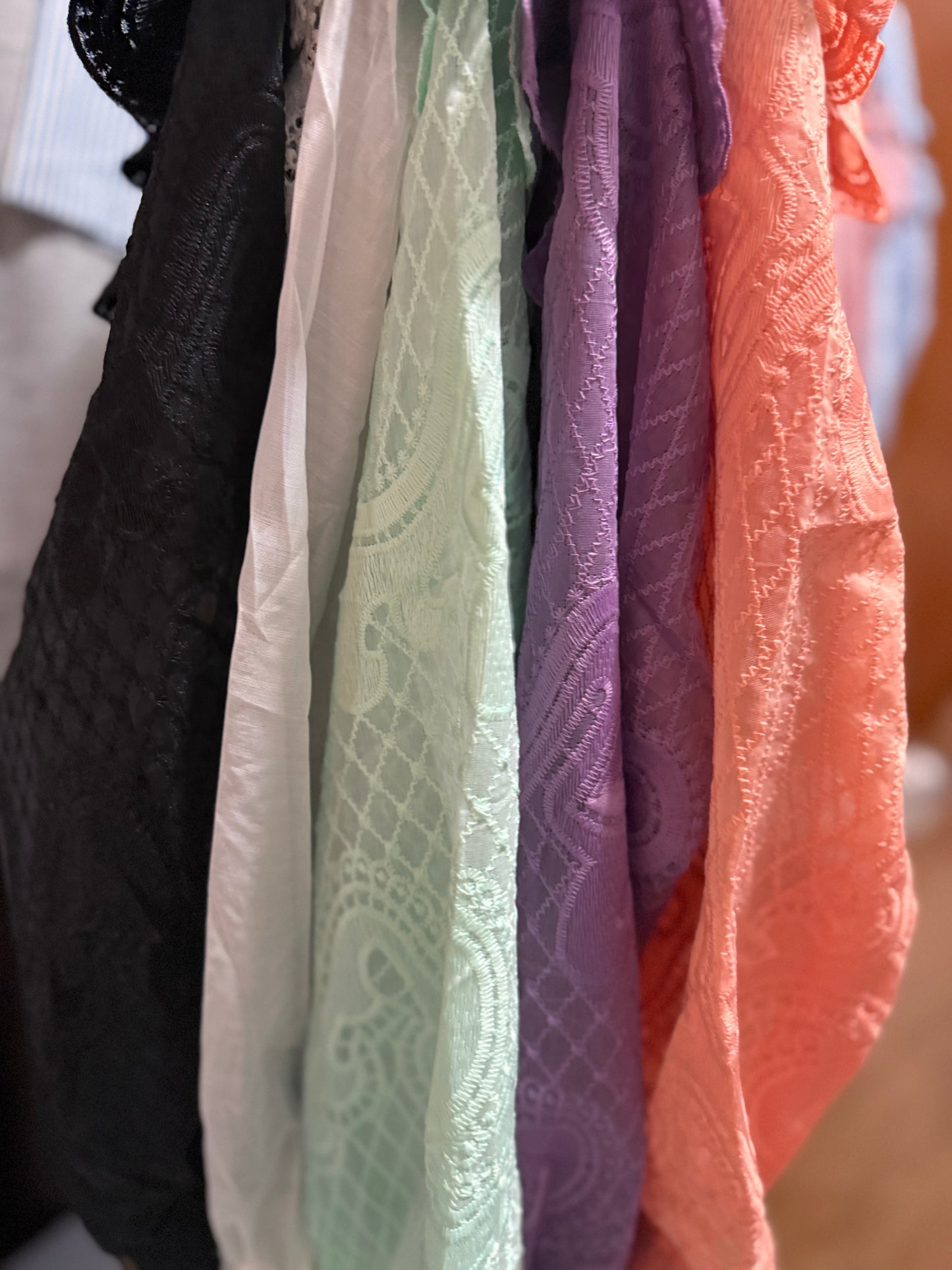 CAMISA CARINA EM GUIPIR