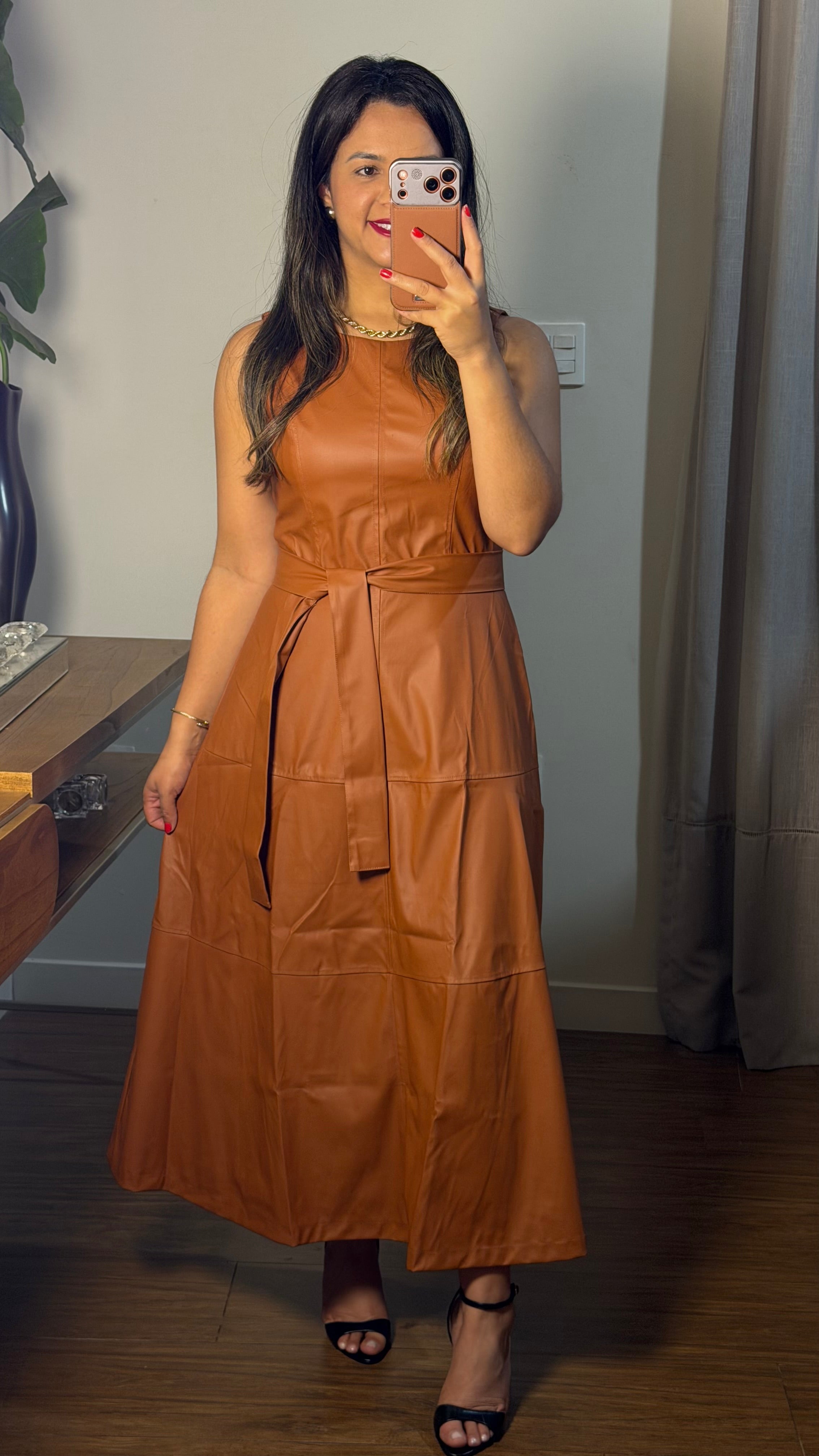 VESTIDO MIDI GRISELA | COURO SOFT