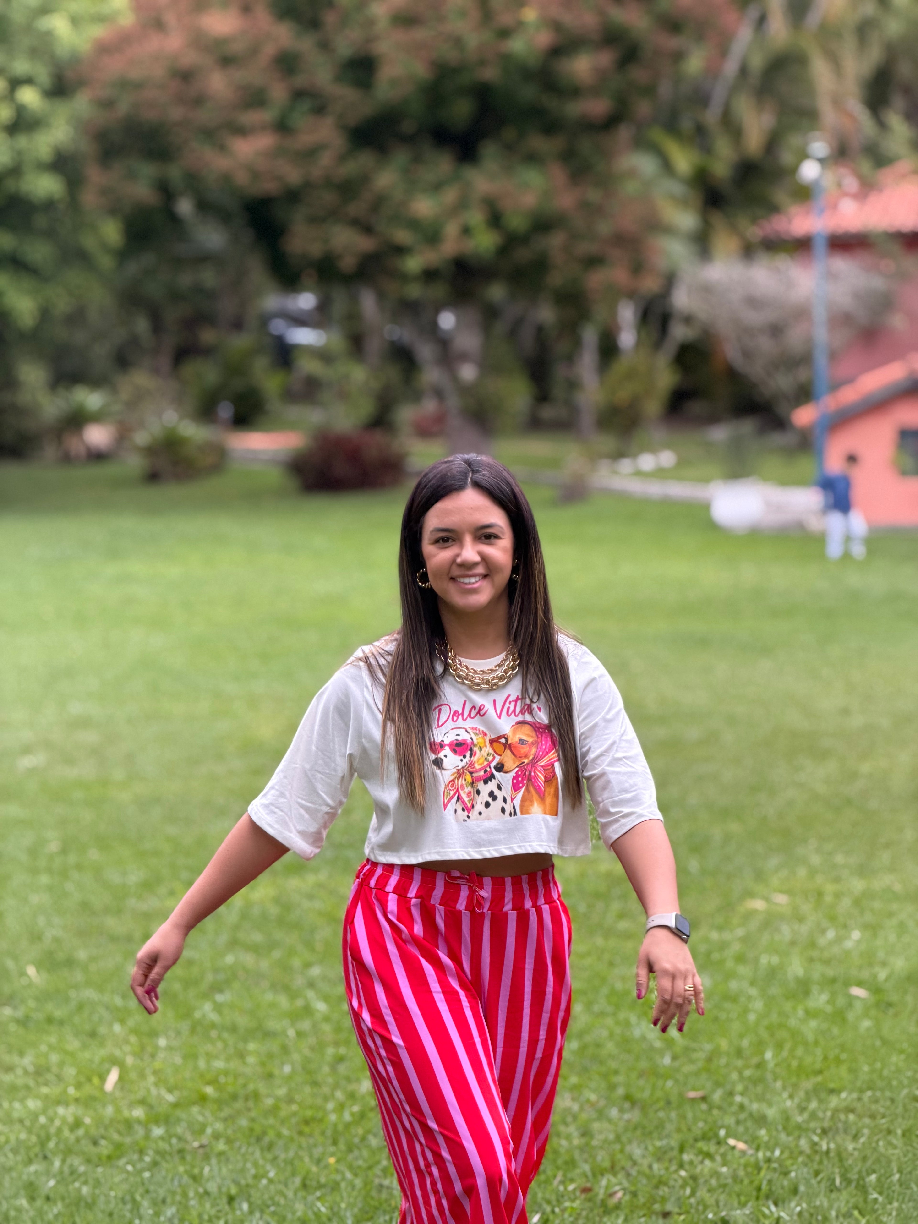 CROPPED LAÍS