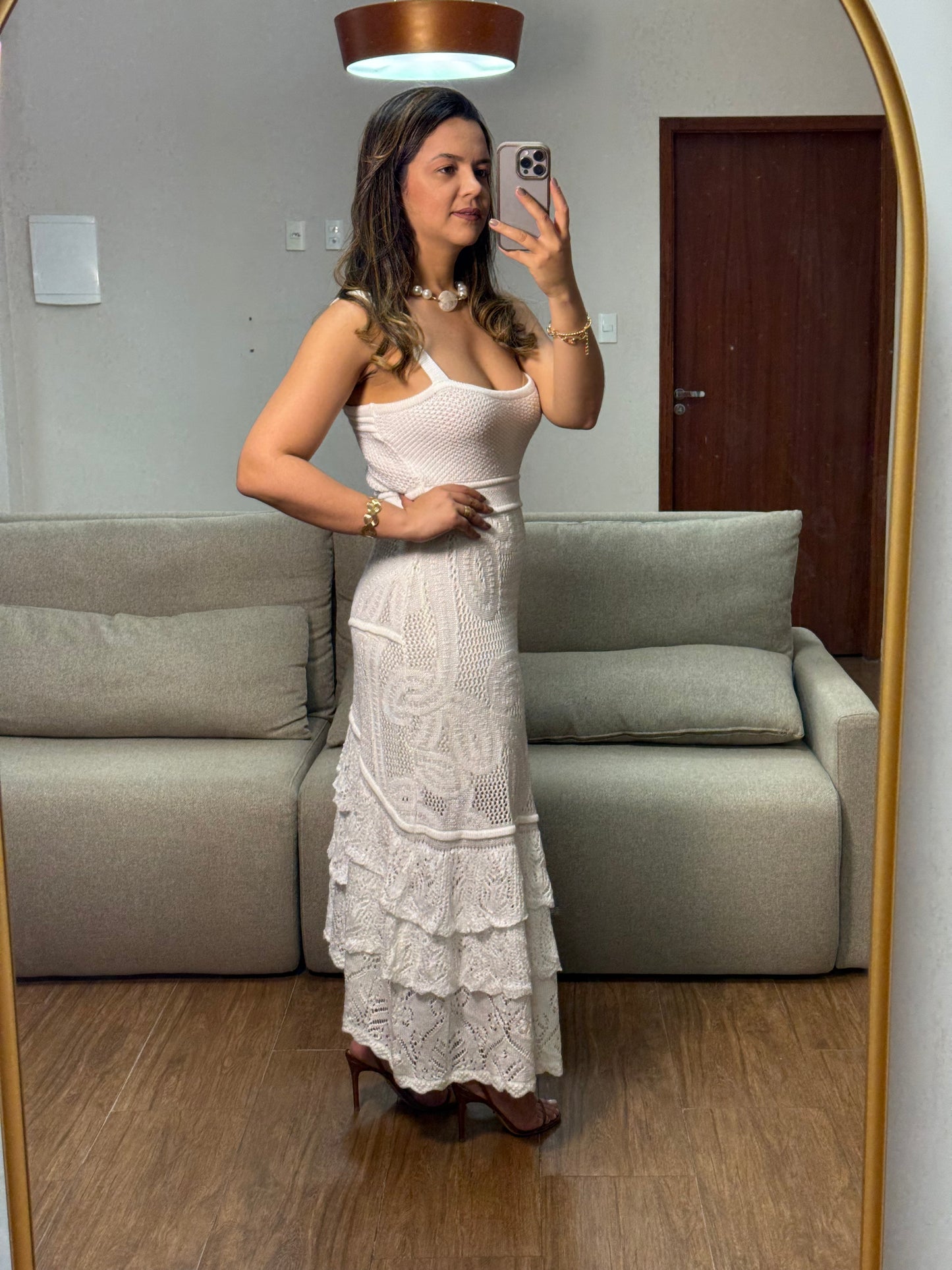 VESTIDO BRANCO BABADOS EM TRICÔ