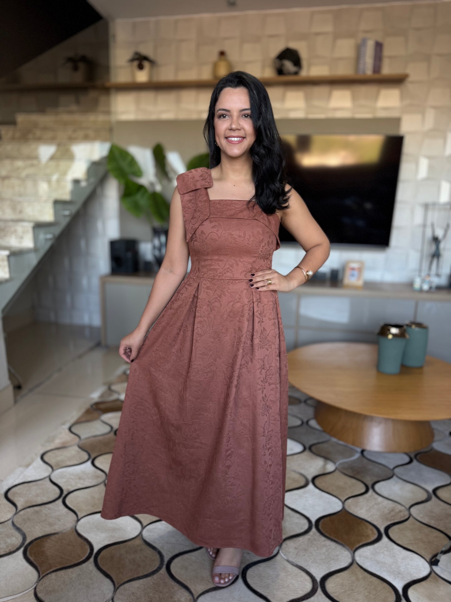 VESTIDO TAYLANA MARROM