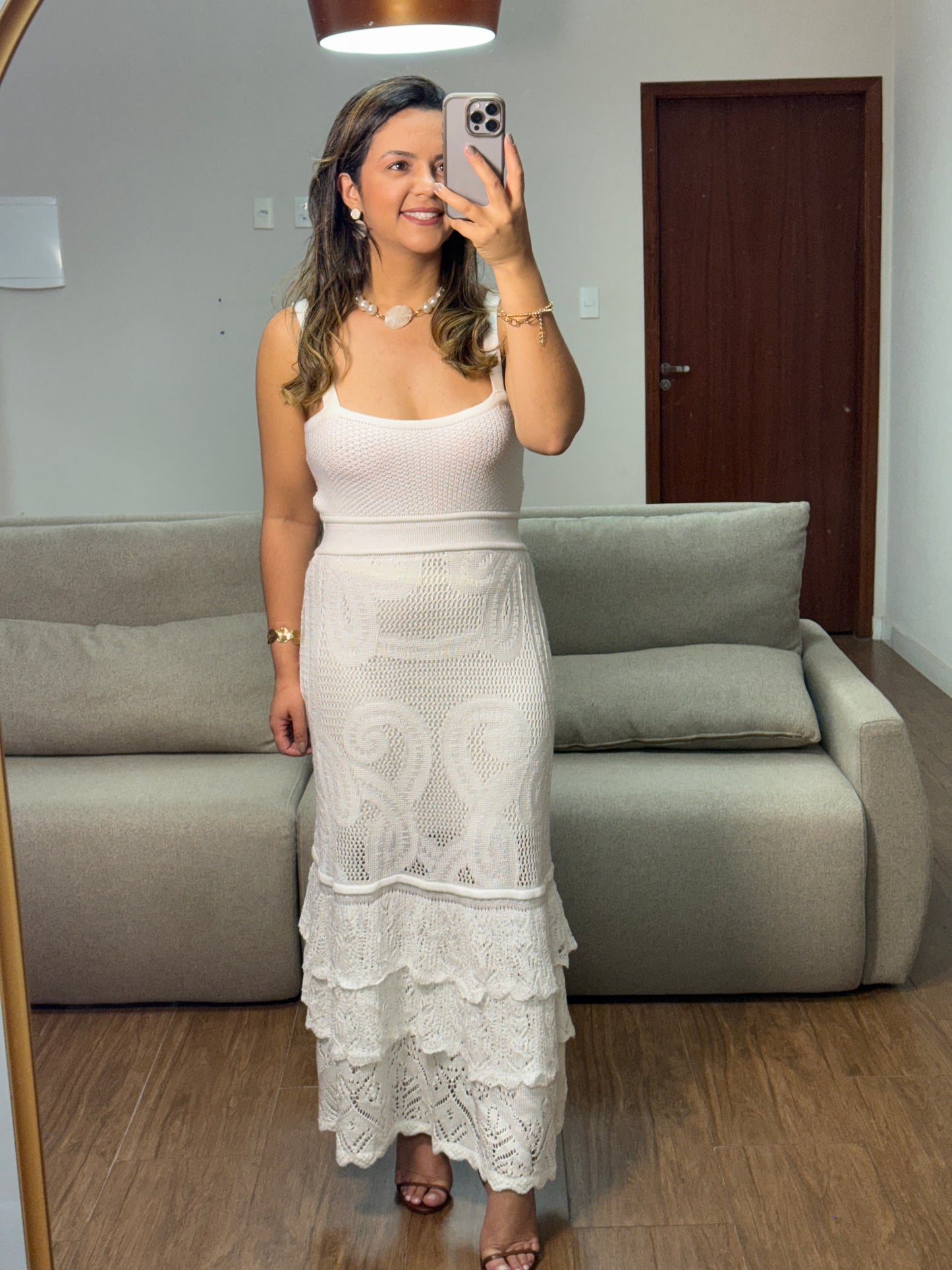 VESTIDO BRANCO BABADOS EM TRICÔ