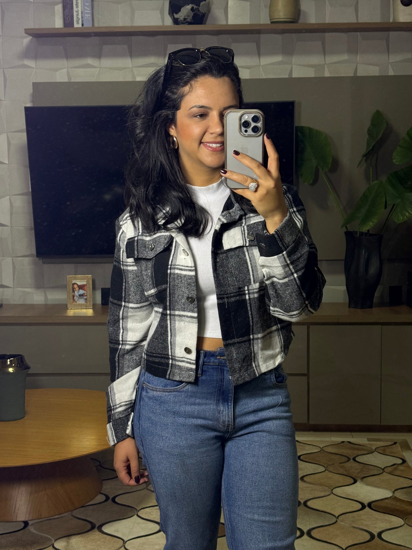 JAQUETA PRETA CROPPED XADREZ