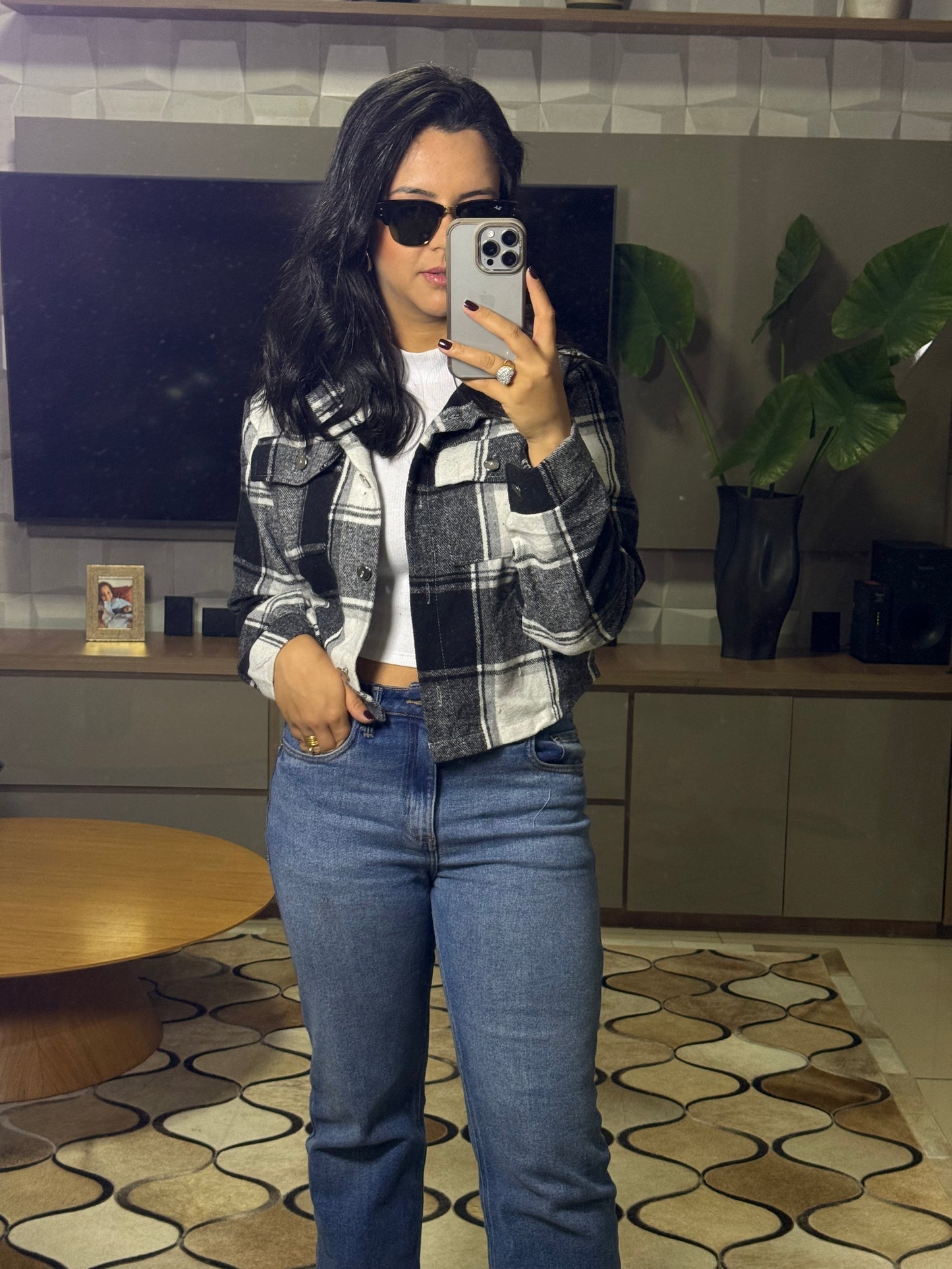 JAQUETA PRETA CROPPED XADREZ