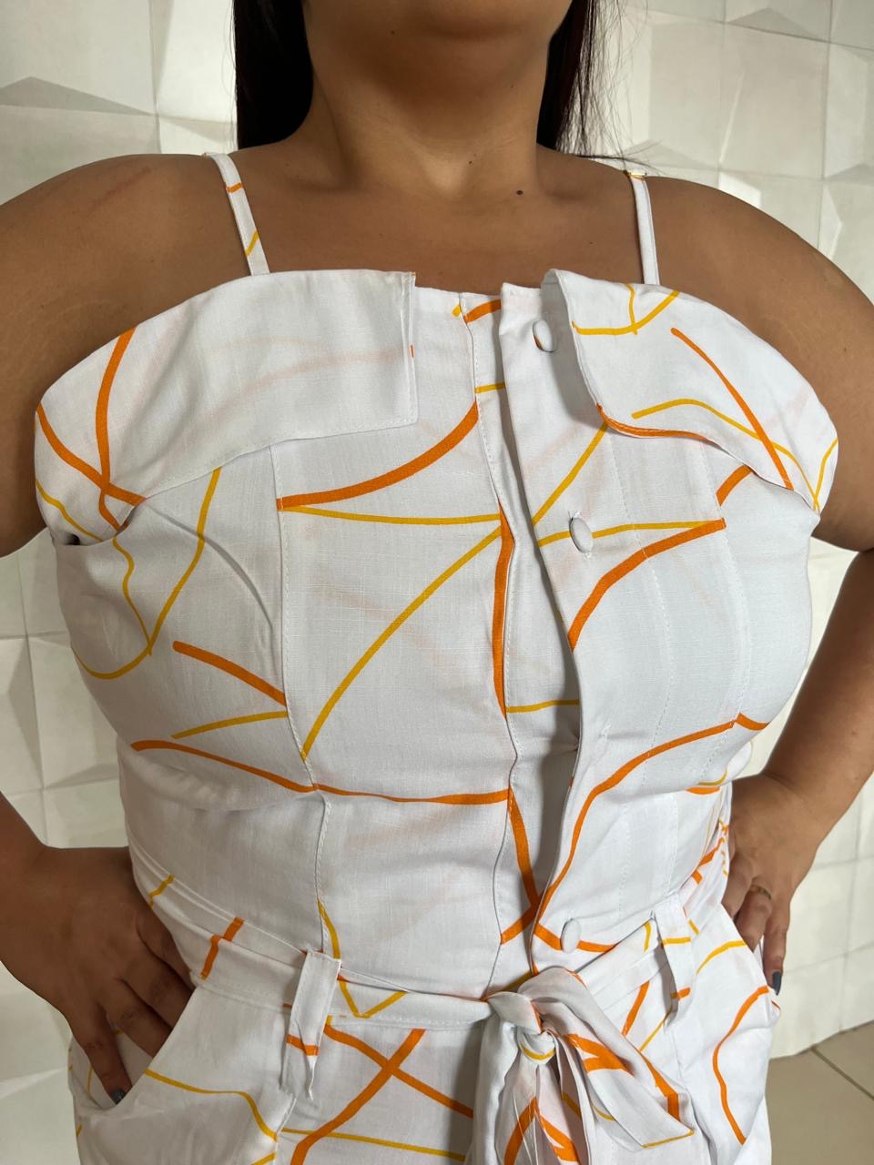 MACACÃO BRANCO COM LARANJA | PLUS