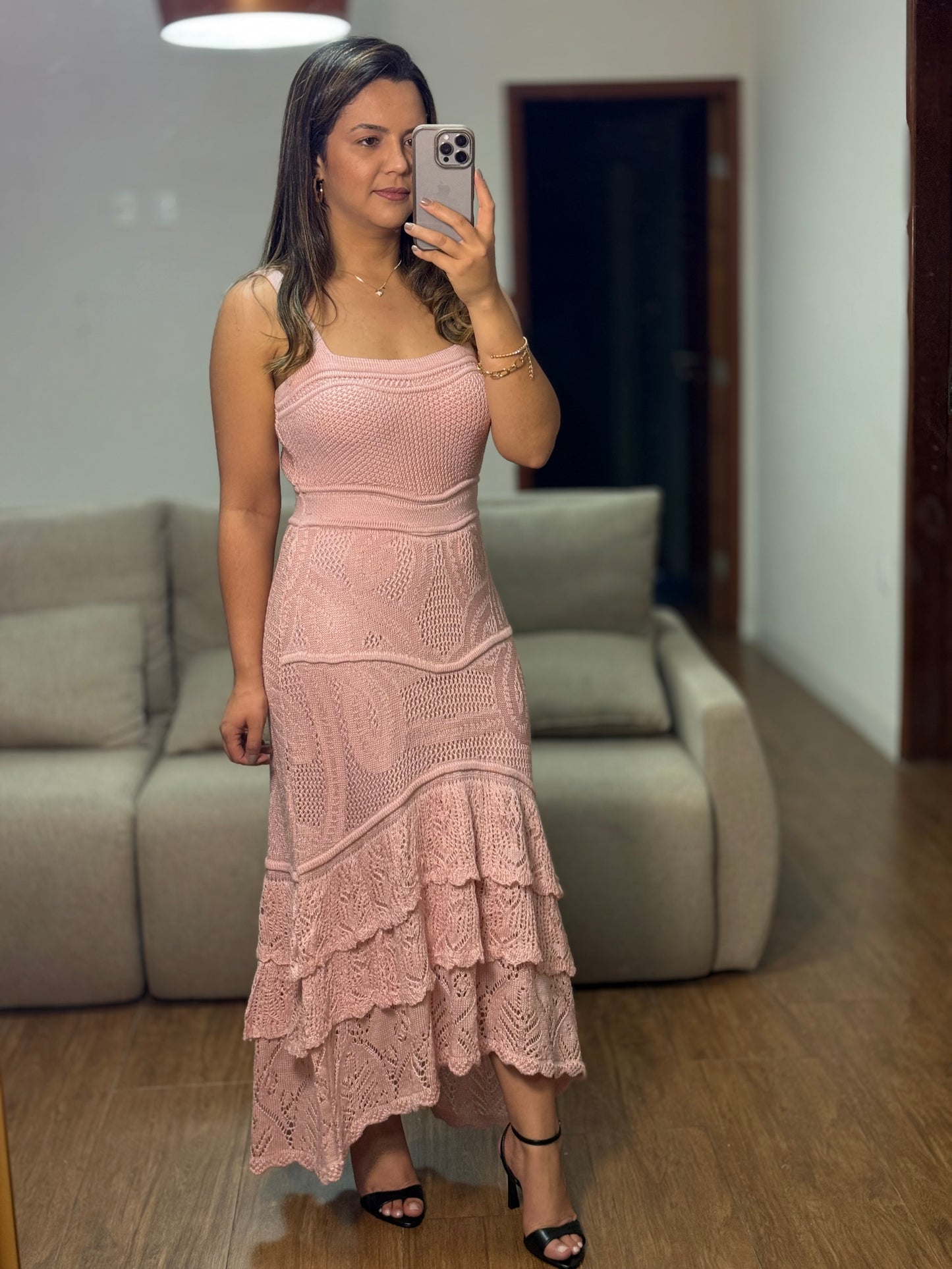 VESTIDO ROSA BABADOS EM TRICÔ