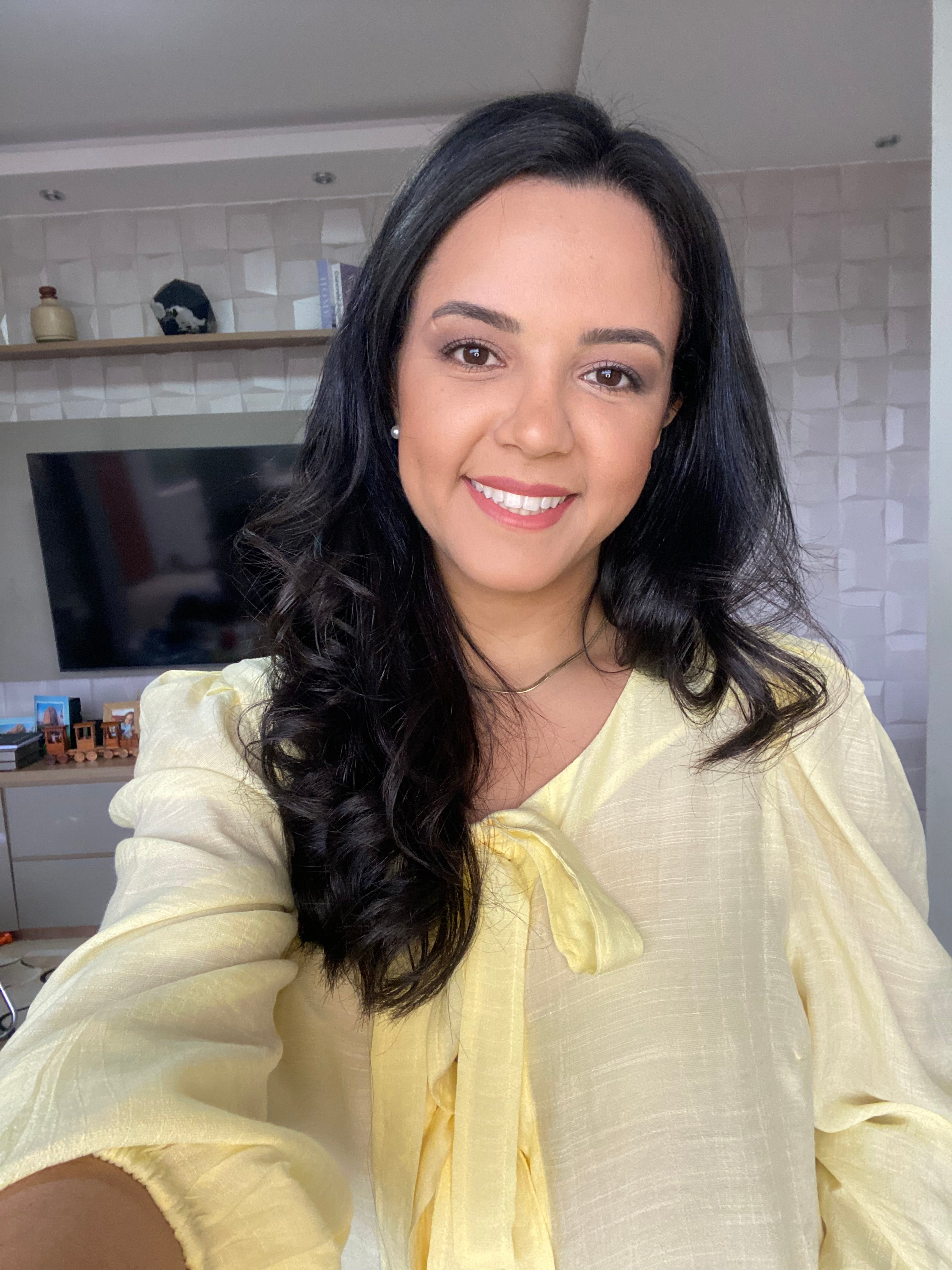 BATA AMARELO MANTEIGA COM TIRAS LARGAS