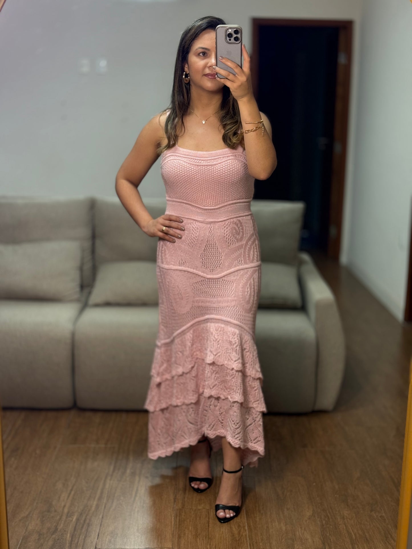 VESTIDO ROSA BABADOS EM TRICÔ