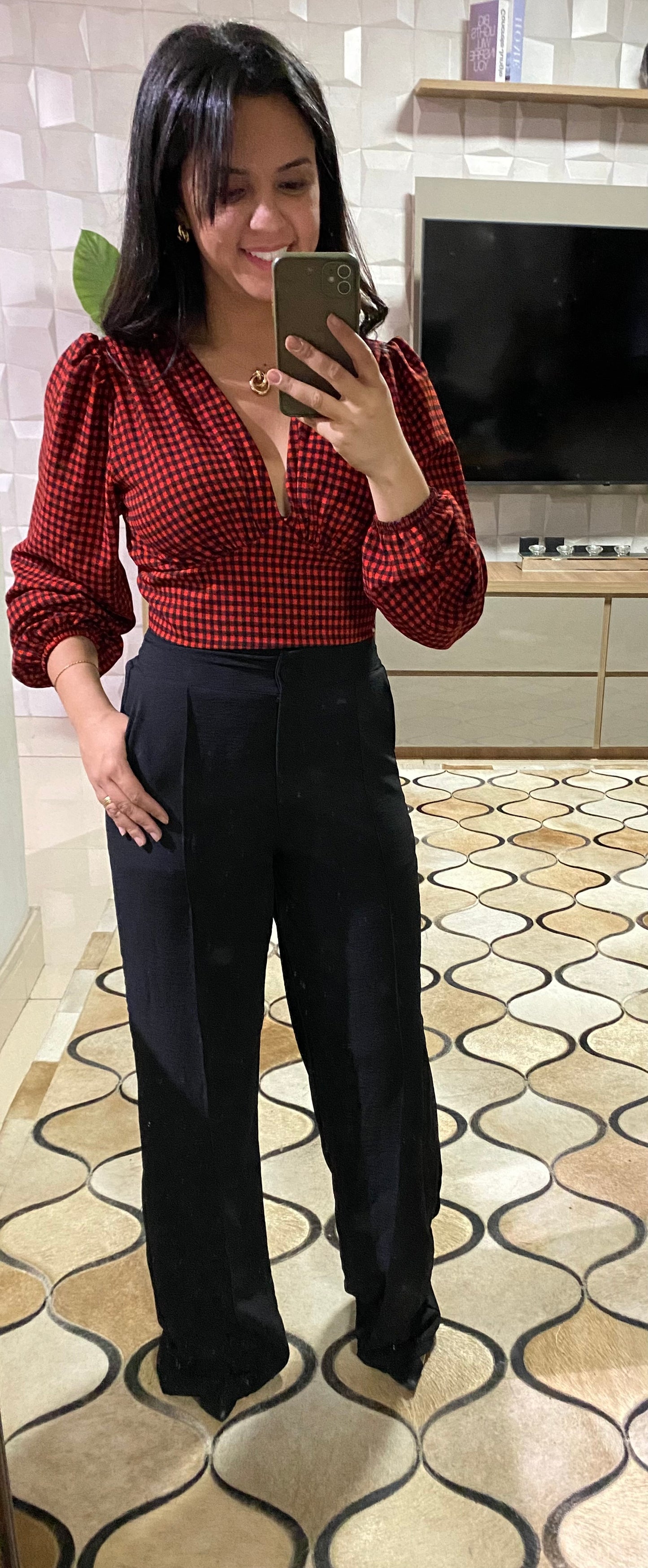 CROPPED DE MANGA COMPRIDA E DECOTE V