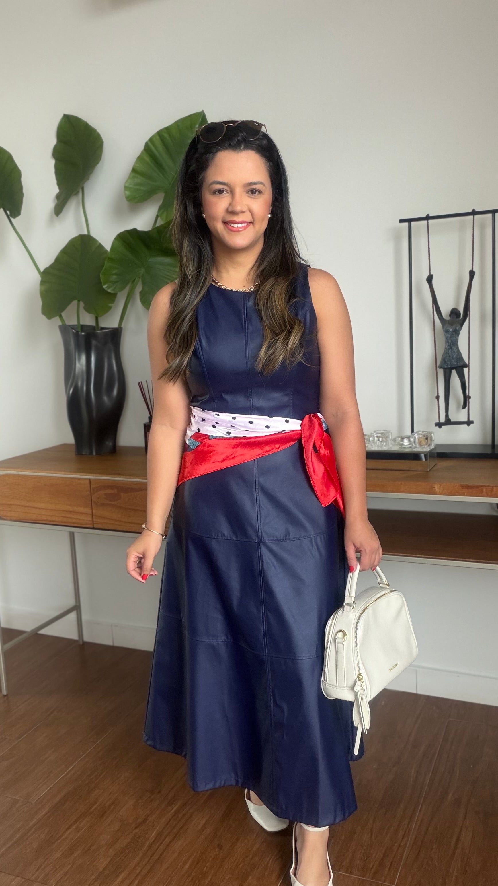 VESTIDO MIDI GRISELA | COURO SOFT