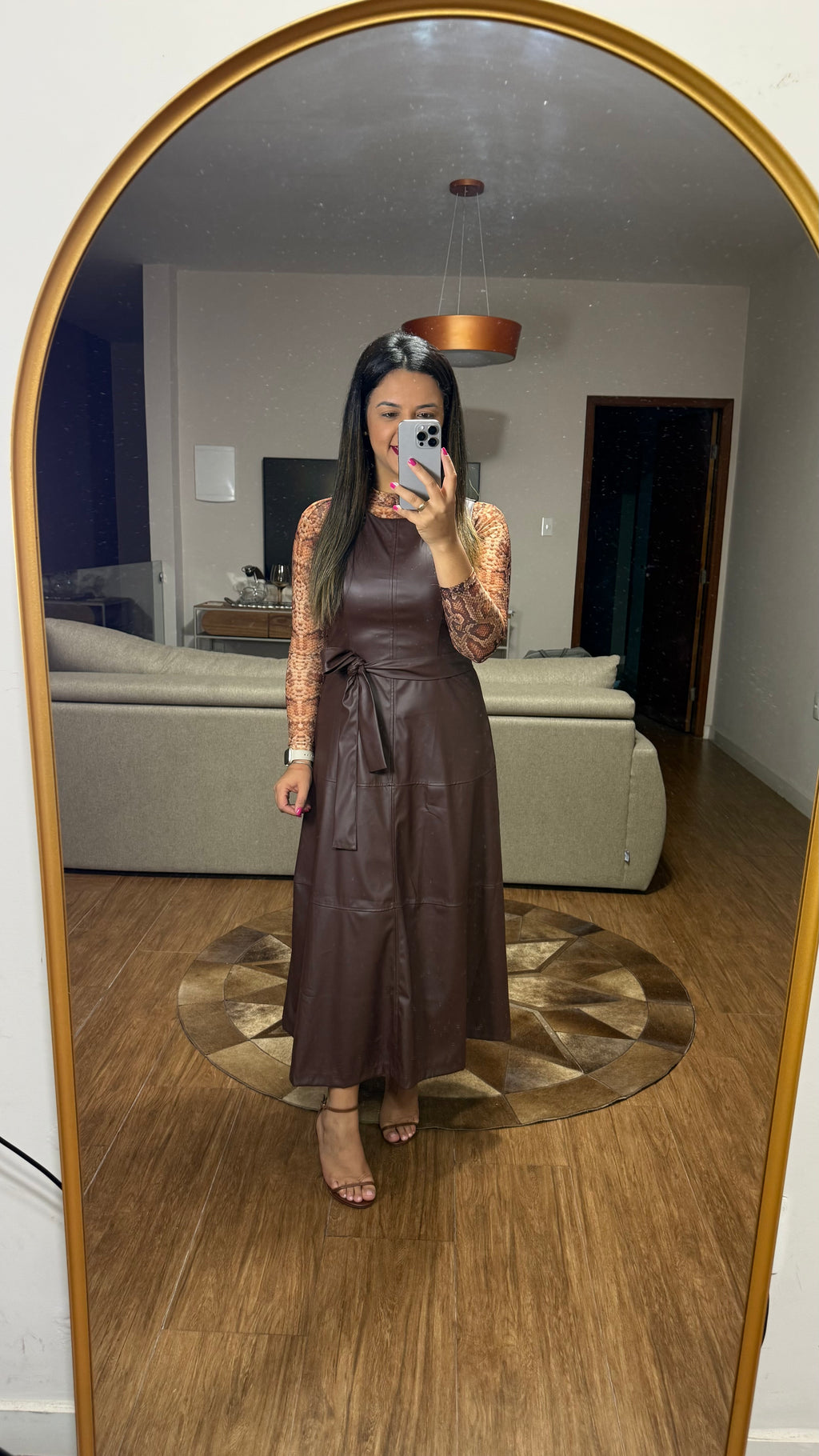 VESTIDO MIDI GRISELA | COURO SOFT