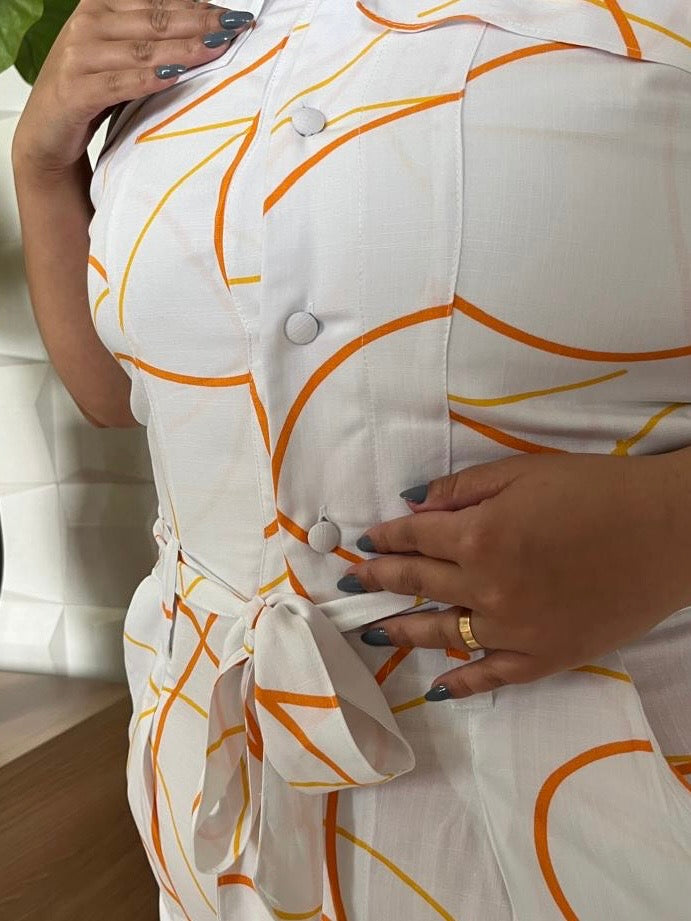 MACACÃO BRANCO COM LARANJA | PLUS