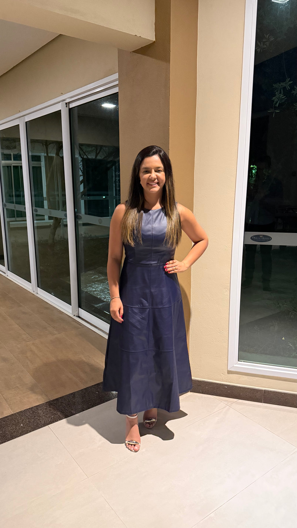 VESTIDO MIDI GRISELA | COURO SOFT