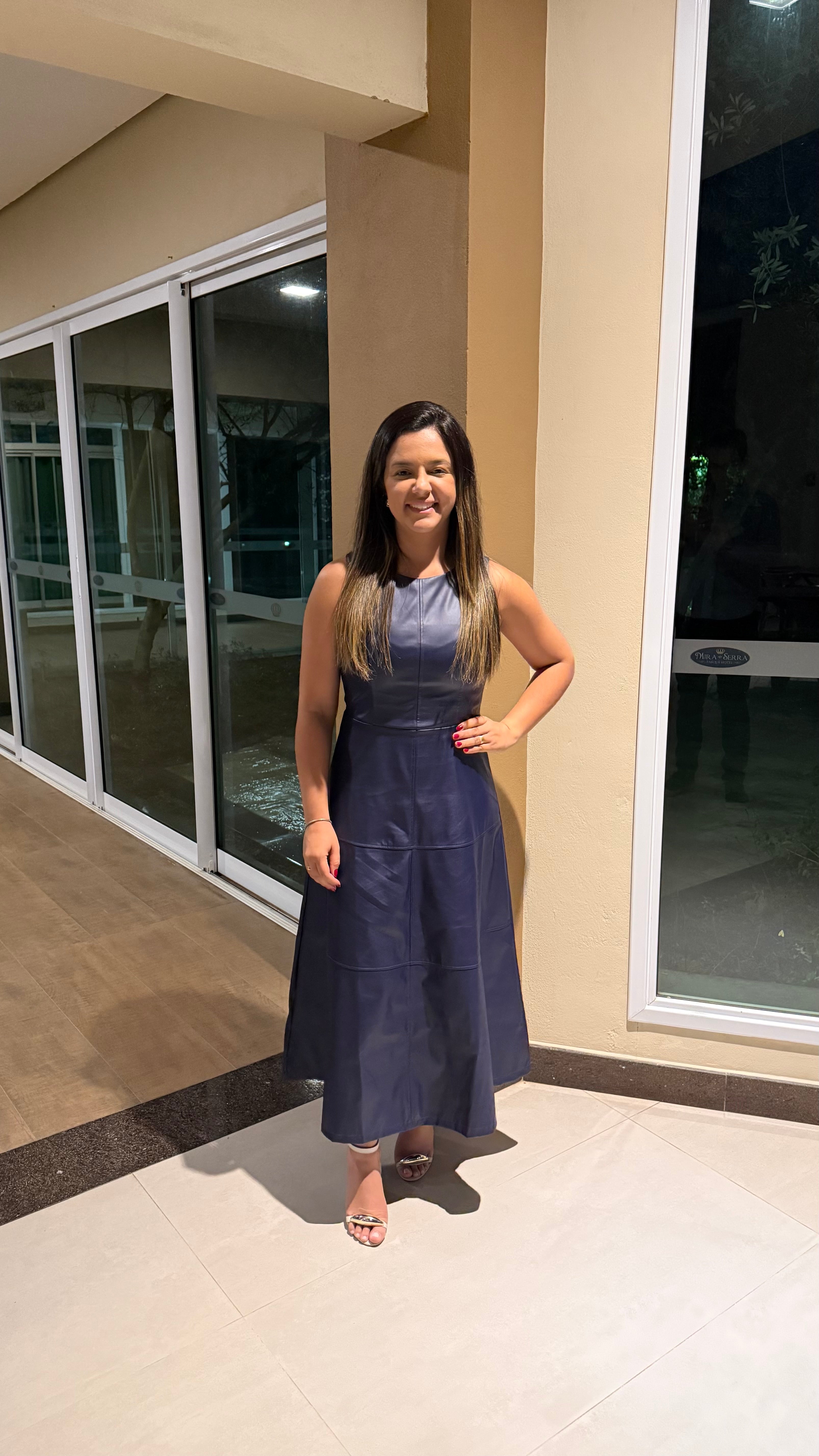 VESTIDO MIDI GRISELA | COURO SOFT