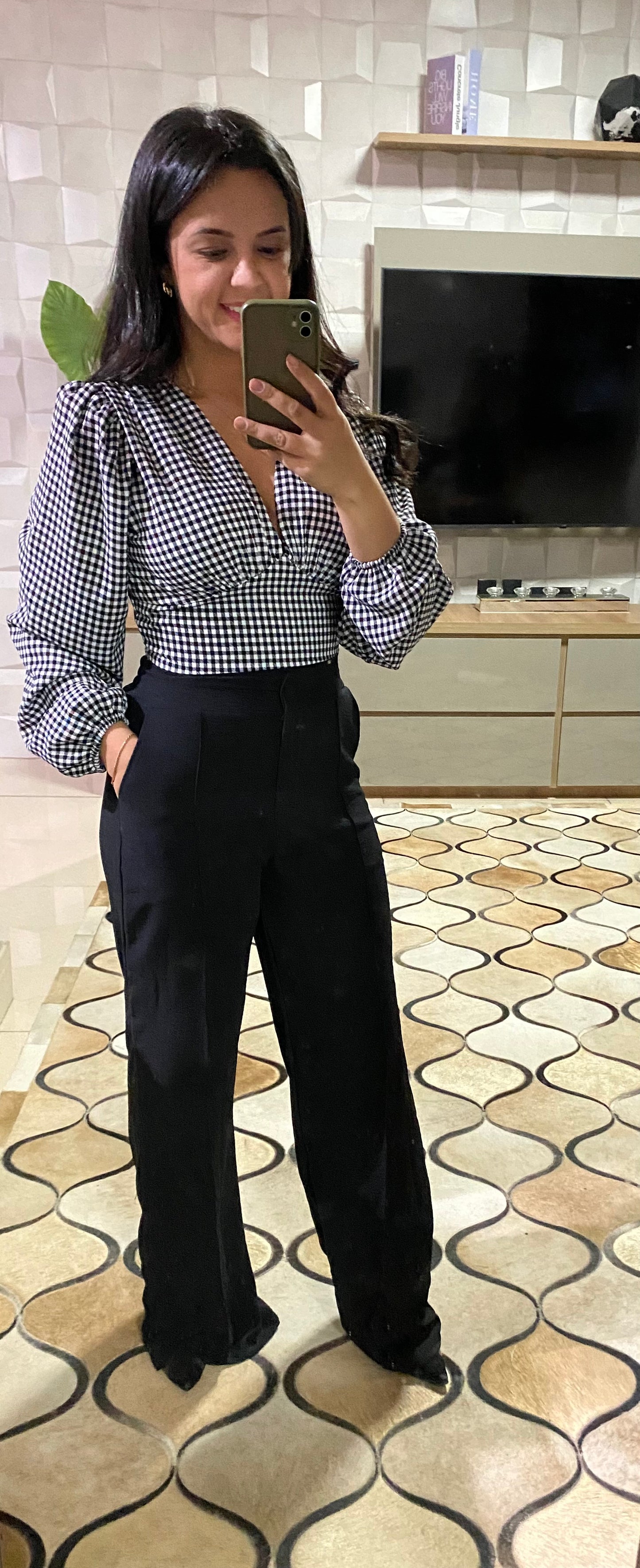 CROPPED DE MANGA COMPRIDA E DECOTE V