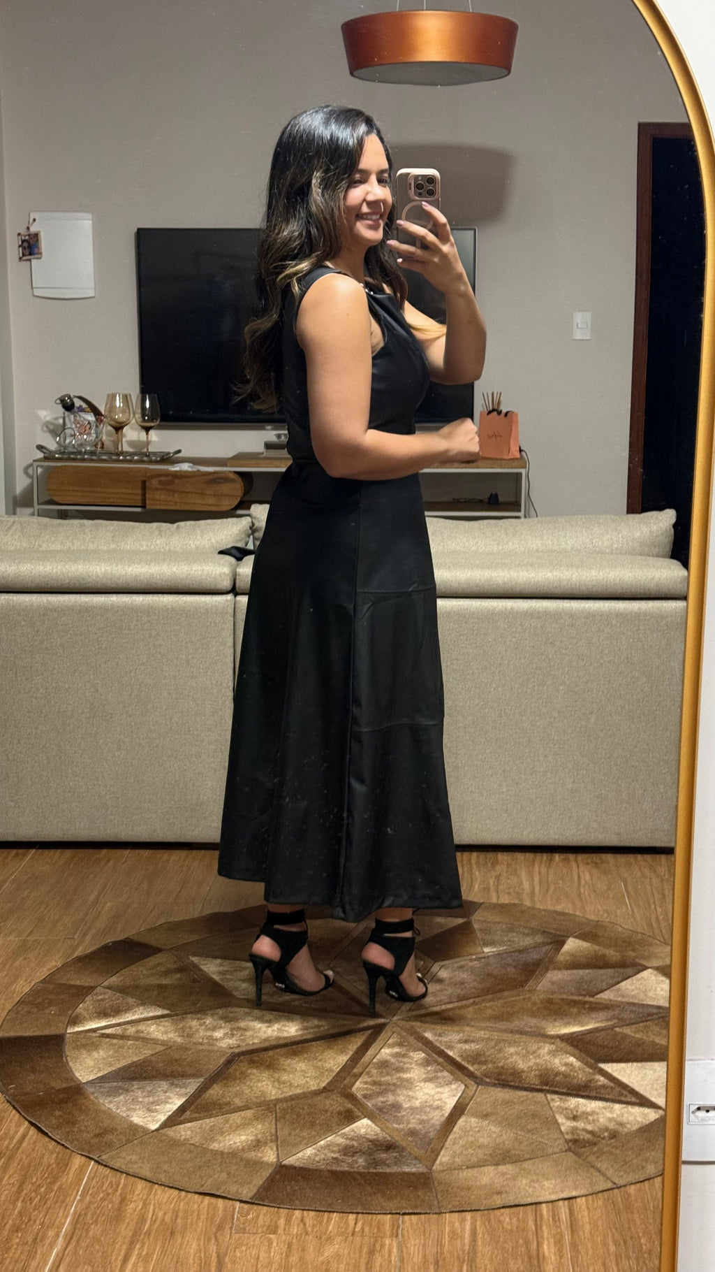 VESTIDO MIDI GRISELA | COURO SOFT