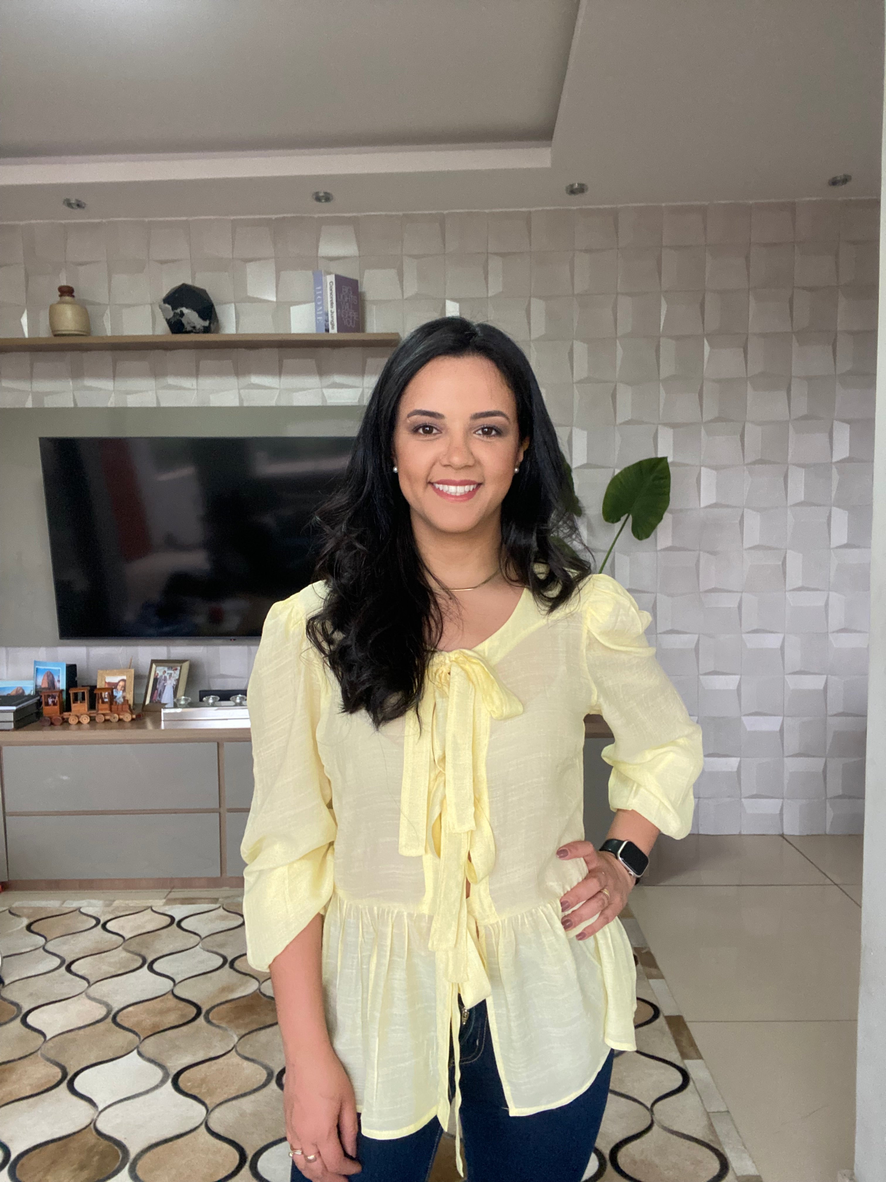 BATA AMARELO MANTEIGA COM TIRAS LARGAS